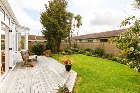 Photo of property in 15 Annandale Avenue, Takaro, Palmerston North, 4410
