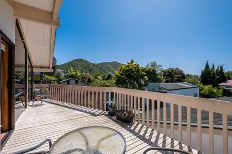 Photo of property in 5 Ranui Street, Waikawa, Picton, 7220