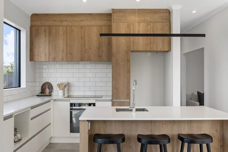 Photo of property in 2 Owen Chapman Drive, Red Beach, 0932