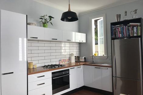 Photo of property in 7 Royal Street, Berhampore, Wellington, 6023