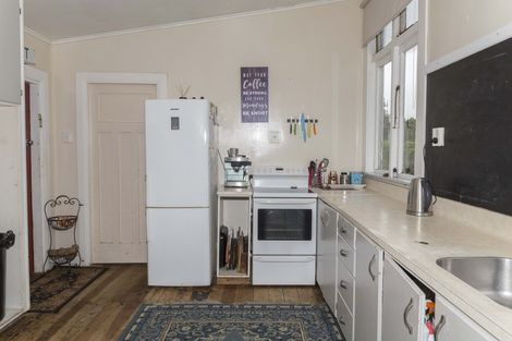 Photo of property in 36 Gordon Street, Dannevirke, 4930