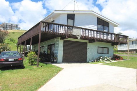 Photo of property in 32 Stratford Drive, Cable Bay, 0420