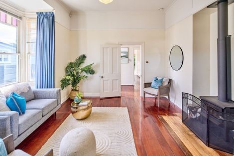 Photo of property in 30 Whites Line West, Woburn, Lower Hutt, 5010