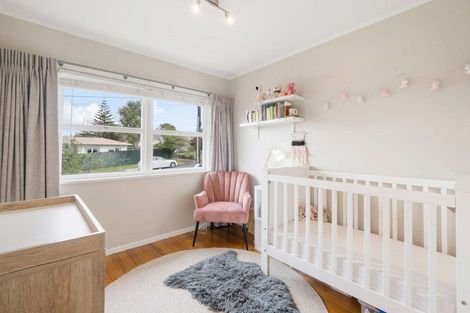 Photo of property in 1/23 Levesque Street, Birkdale, Auckland, 0626