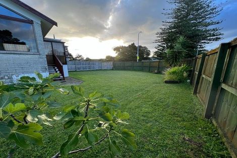 Photo of property in 1/69 Butley Drive, Farm Cove, Auckland, 2012