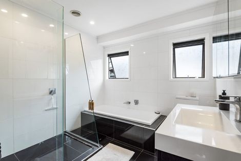 Photo of property in 1/38 Birkdale Road, Birkdale, Auckland, 0626