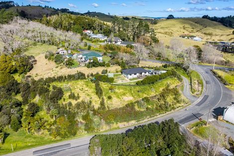 Photo of property in 3241 Paparoa-oakleigh Road, Paparoa, 0571