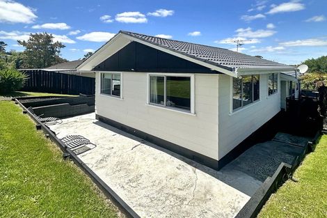Photo of property in 61 Sunline Avenue, Massey, Auckland, 0614
