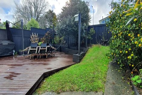 Photo of property in 2/34 Valley View Road, Glenfield, Auckland, 0629