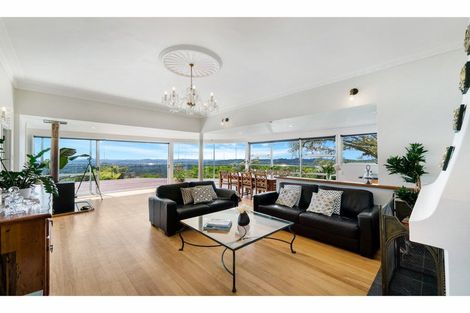 Photo of property in 854 West Coast Road, Waiatarua, Auckland, 0604