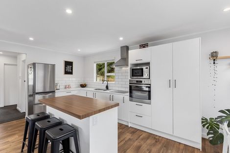 Photo of property in 38 Waipounamu Drive, Kelson, Lower Hutt, 5010