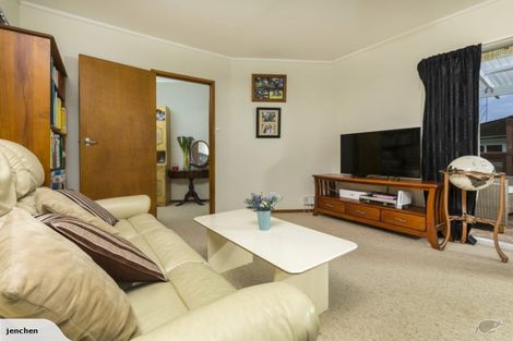 Photo of property in 6 Lauris Place, Birkdale, Auckland, 0626