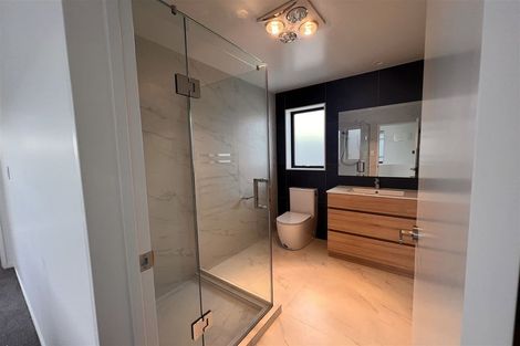 Photo of property in 4b Finlow Drive, Te Atatu South, Auckland, 0610