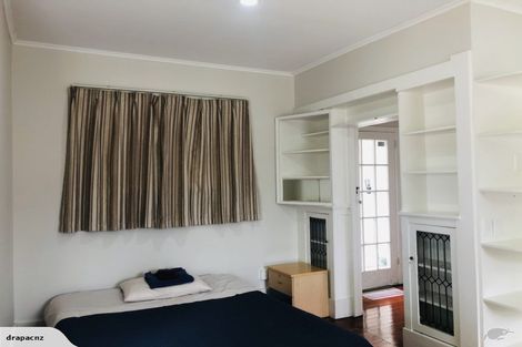 Photo of property in 14 Dignan Street, Point Chevalier, Auckland, 1022