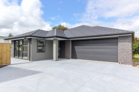 Photo of property in 5 Mackillop Way, Brooklands, New Plymouth, 4310