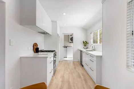 Photo of property in 3 Sispara Place, Beach Haven, Auckland, 0626