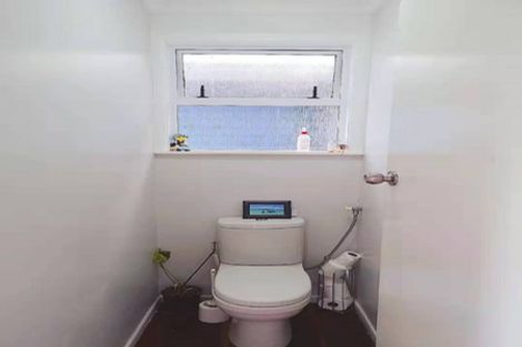 Photo of property in 7 Ellesmere Crescent, Pakuranga Heights, Auckland, 2010