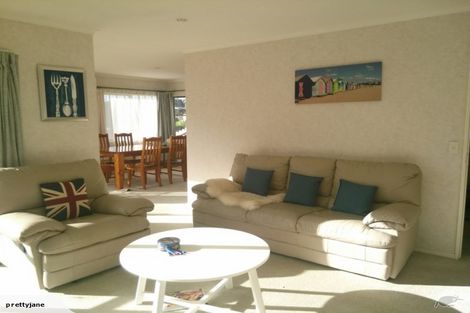 Photo of property in 1/28 Bernie Edwards Place, Botany Downs, Auckland, 2010