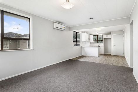 Photo of property in 132 Chichester Drive, Rosehill, Papakura, 2113