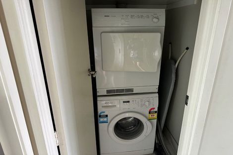 Photo of property in 2/2 Beatrice Avenue, Hillcrest, Auckland, 0627