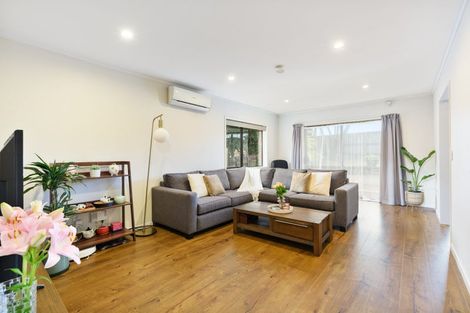 Photo of property in 1/294 Great North Road, Henderson, Auckland, 0612