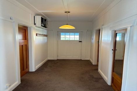 Photo of property in 18 Queens Road, Glen Avon, New Plymouth, 4312
