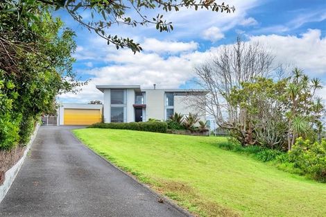 Photo of property in 1462 Whangaparaoa Road, Army Bay, Whangaparaoa, 0930