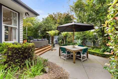 Photo of property in 9 Neeve Place, Taradale, Napier, 4112