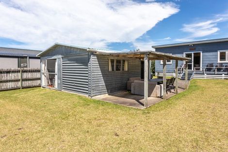 Photo of property in 124 Hampton Road, Whangamata, 3620
