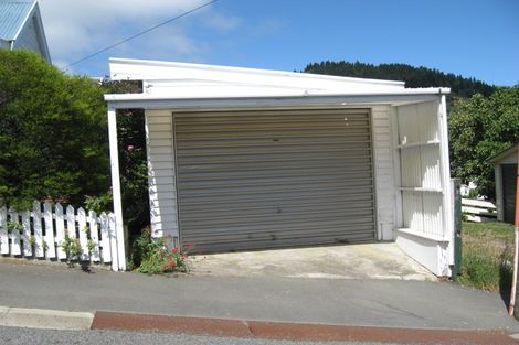 Photo of property in 8 Cornwall Road, Lyttelton, 8082