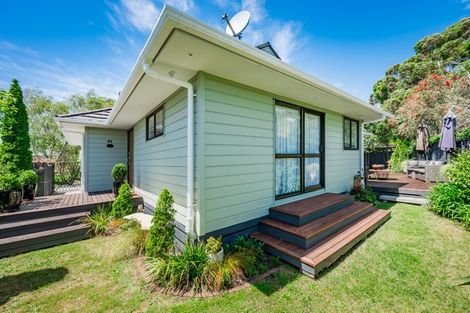 Photo of property in 84 Langdale Avenue, Paraparaumu, 5032