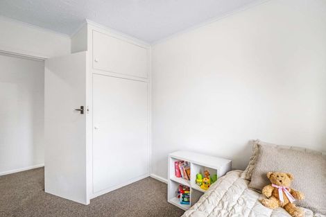 Photo of property in 402 Yaldhurst Road, Russley, Christchurch, 8042