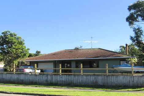 Photo of property in 15 Weggery Drive, Waikanae Beach, Waikanae, 5036