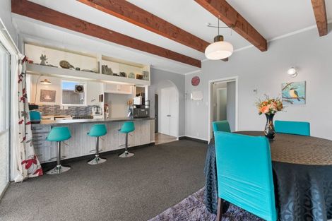 Photo of property in 6 Regents Grove, Richmond Heights, Taupo, 3330