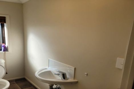 Photo of property in 57b Sabulite Road, Kelston, Auckland, 0602