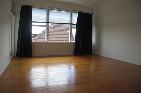 Photo of property in 4/221 Hurstmere Road, Takapuna, Auckland, 0622