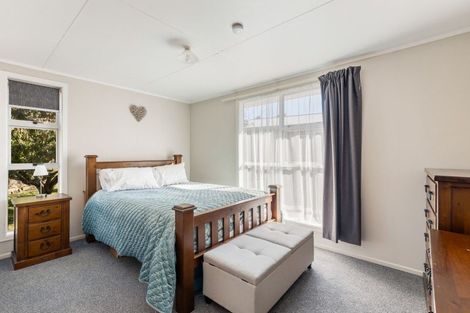 Photo of property in 65a Riversdale Drive, Merrilands, New Plymouth, 4312