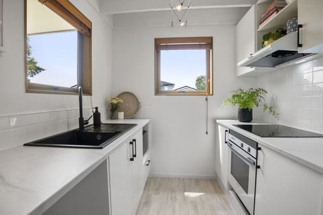 Photo of property in 8a Quest Terrace, Mount Roskill, Auckland, 1041