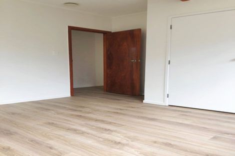 Photo of property in 3 Trinidad Road, Sunnynook, Auckland, 0620