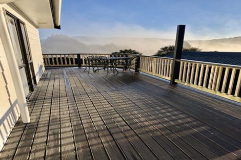 Photo of property in 15 Fenchurch Grove, Stokes Valley, Lower Hutt, 5019