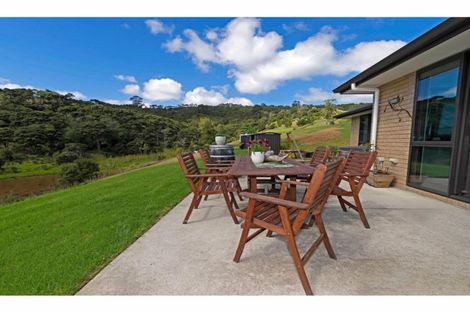 Photo of property in 63b Manuka Grove, Helensville, 0875