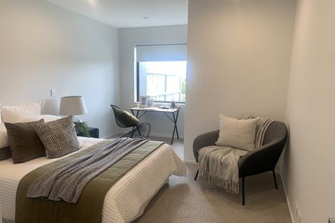 Photo of property in 2/18 Paraone Crescent, Takanini, 2112