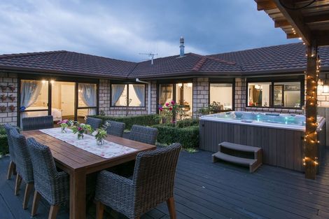 Photo of property in 10 Roger Guy Place, Welcome Bay, Tauranga, 3175