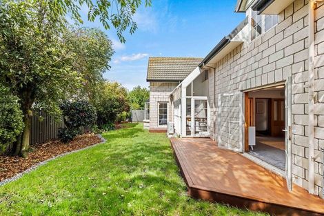 Photo of property in 2/7a Toorak Avenue, Avonhead, Christchurch, 8042