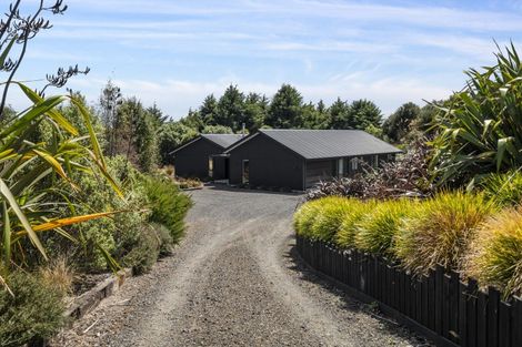 Photo of property in 124 Highland Drive, Acacia Bay, Taupo, 3385