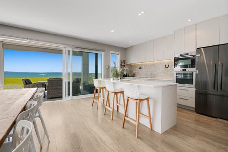 Photo of property in 3 Claude Road, Stanmore Bay, Whangaparaoa, 0932