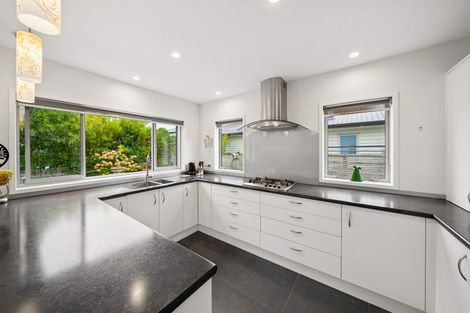 Photo of property in 7 Marlborough Street, Silverstream, Upper Hutt, 5019