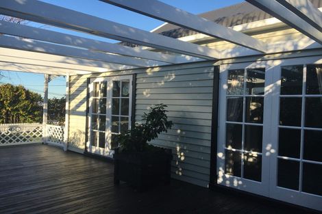 Photo of property in 73 Wallath Road, Westown, New Plymouth, 4310