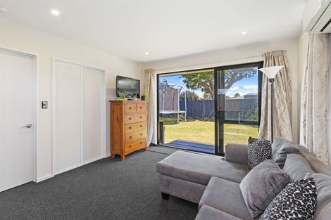 Photo of property in 163 Queenspark Drive, Parklands, Christchurch, 8083