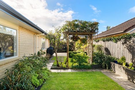 Photo of property in 1 Zara Court, Flat Bush, Auckland, 2016